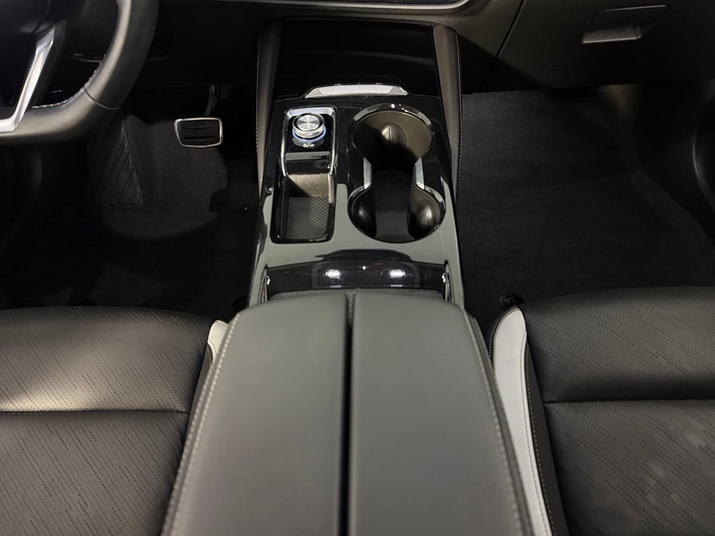 Used 2025 Buick Envision Sport Touring AWD/4WD image 16