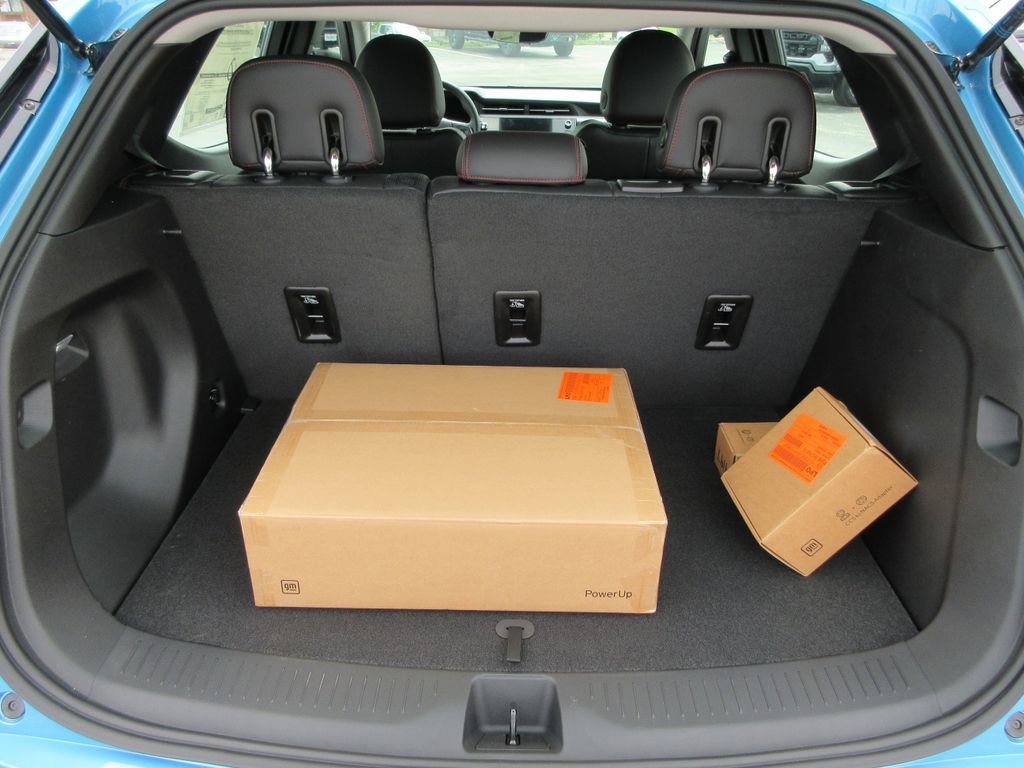 New 2027 Chevrolet Bolt RS w/ Technology Package FWD image 11