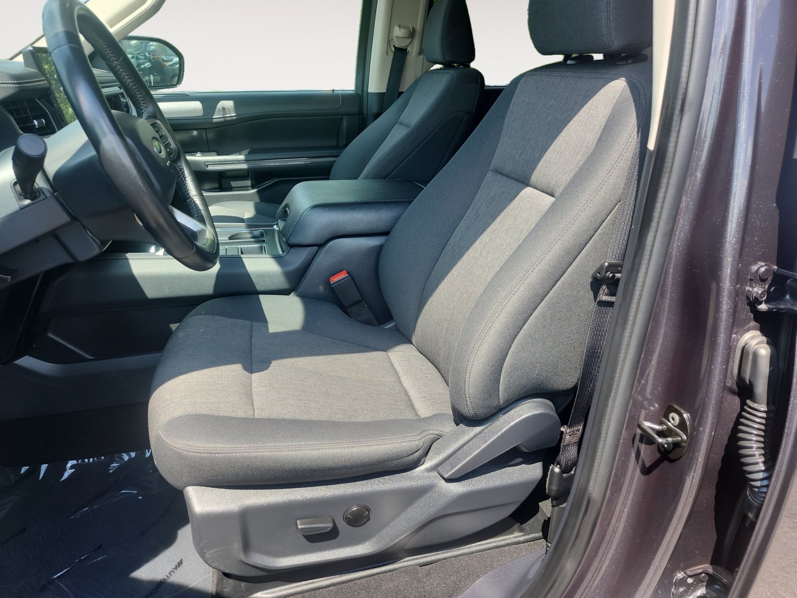 Used 2024 Ford Expedition Max XLT RWD image 9