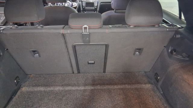 Used 2016 Volkswagen Golf 4-Door image 21