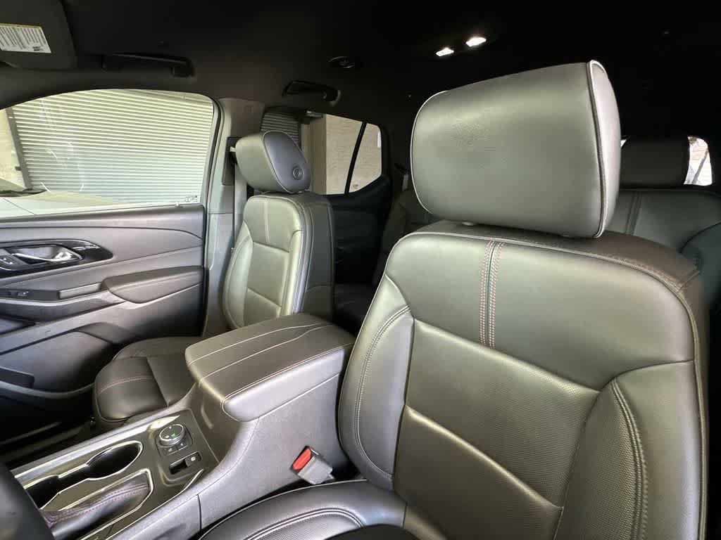 Used 2023 Chevrolet Traverse RS FWD image 14