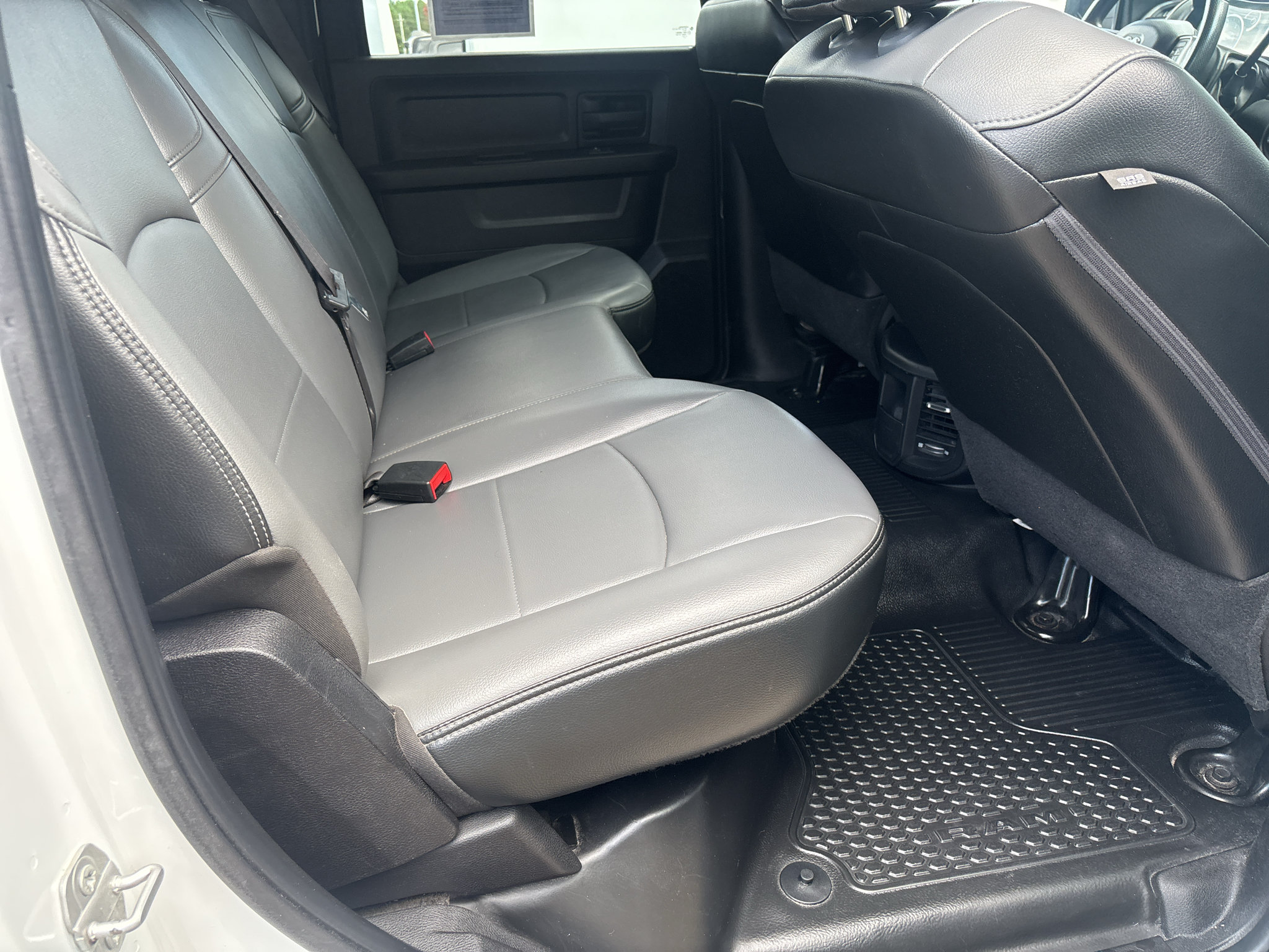 Used 2022 RAM 2500 Tradesman w/ Chrome Appearance Group AWD/4WD image 25