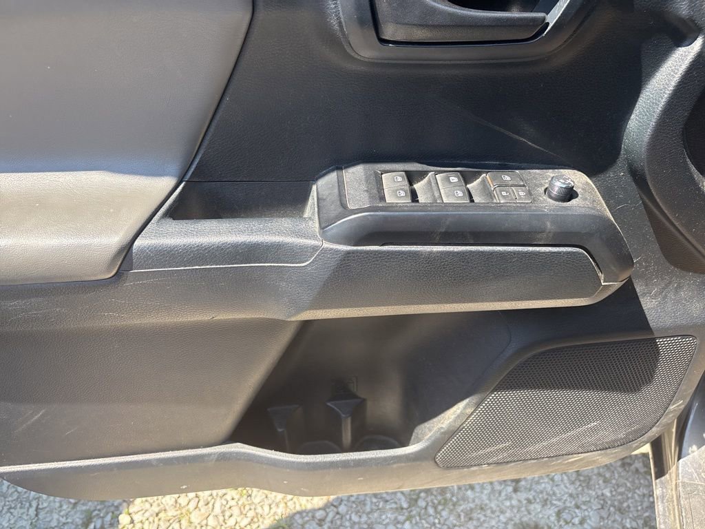 Used 2017 Toyota Tacoma SR w/ Tow Package image 10