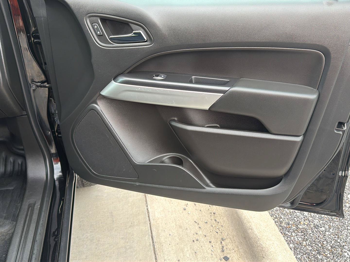 Used 2022 Chevrolet Colorado LT w/ Fleet Safety Package RWD image 22