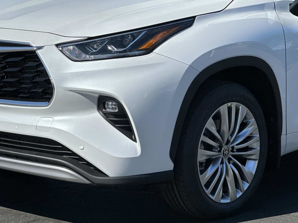 New 2026 Toyota Highlander Platinum AWD/4WD image 7