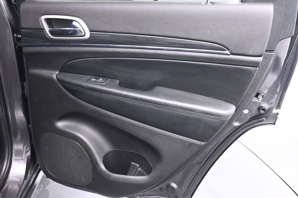 Used 2020 Jeep Grand Cherokee Limited AWD/4WD image 20