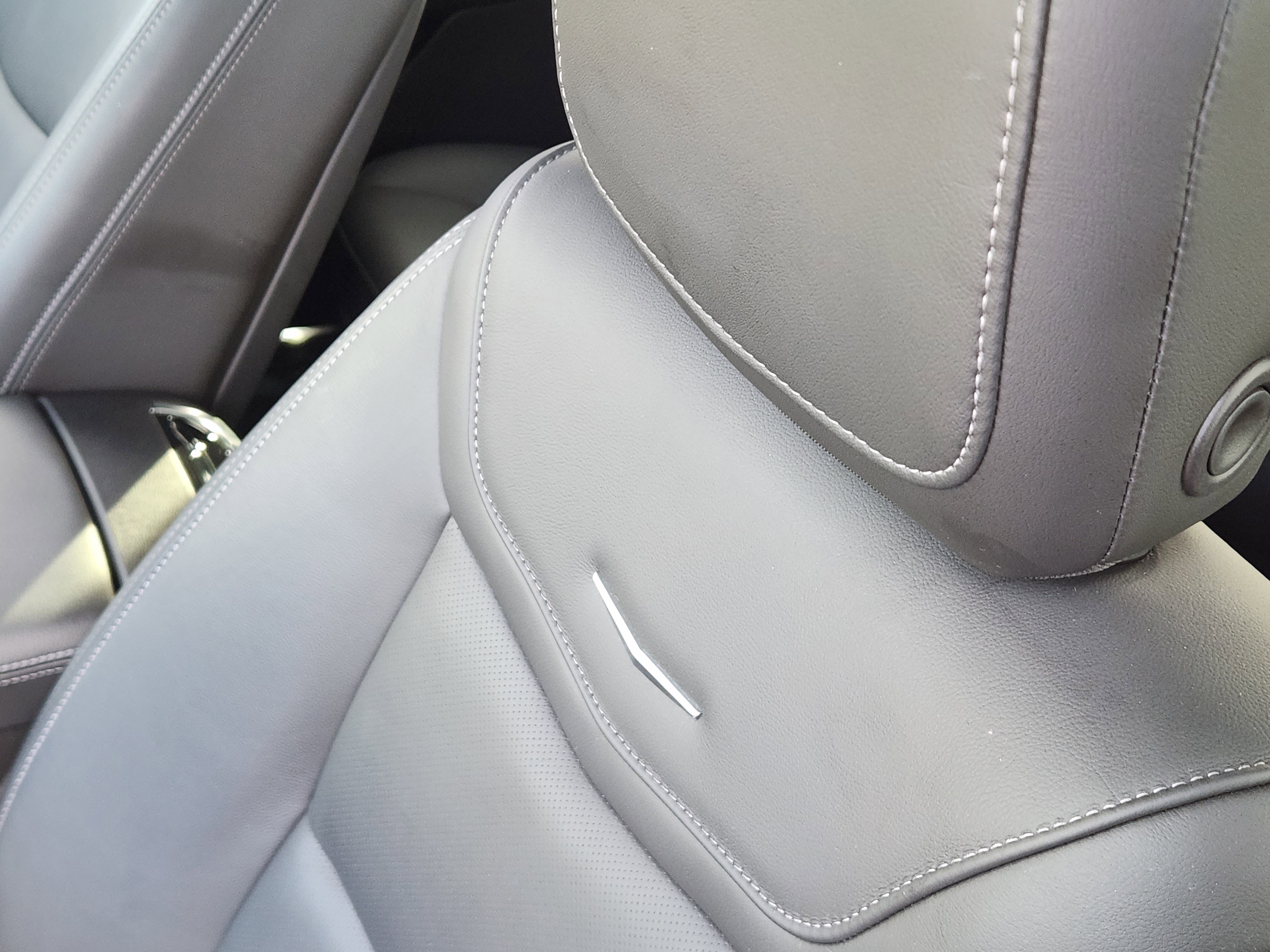 Used 2023 Cadillac XT6 Premium Luxury w/ Technology Package image 19