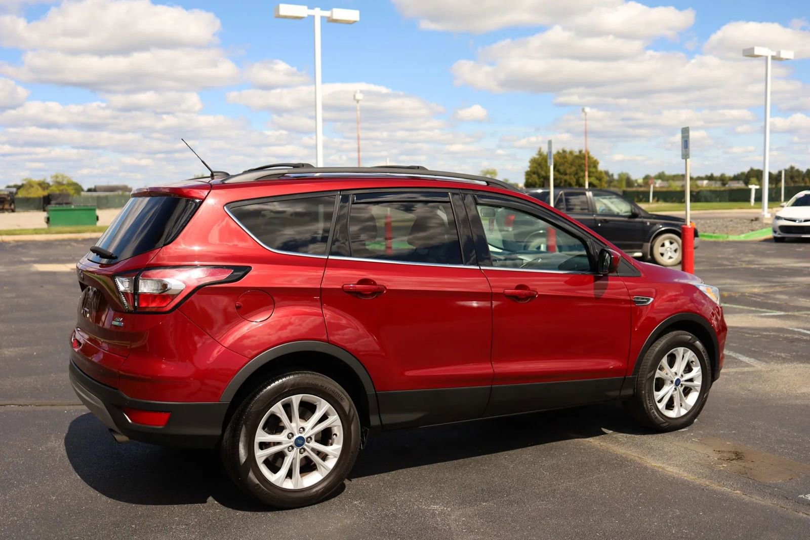 Used 2017 Ford Escape SE w/ SE Leather Comfort Package image 5