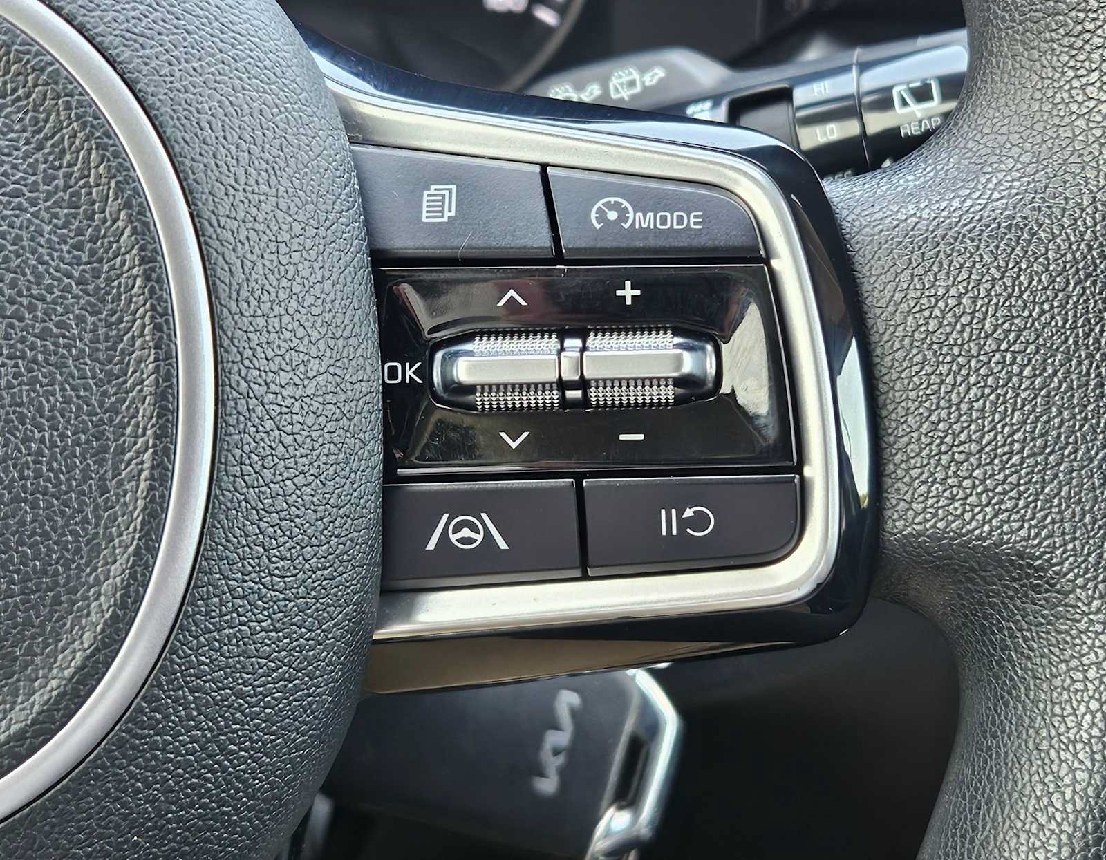 Used 2022 Kia Sorento LX FWD image 24
