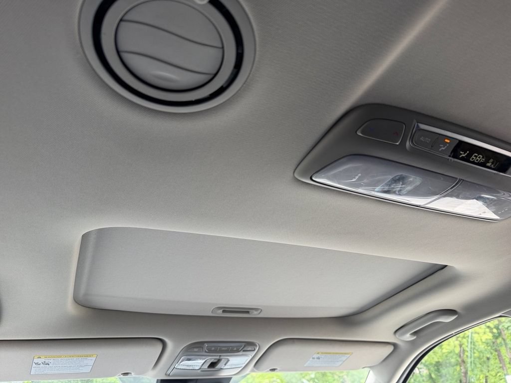 Used 2022 Kia Telluride EX FWD image 17