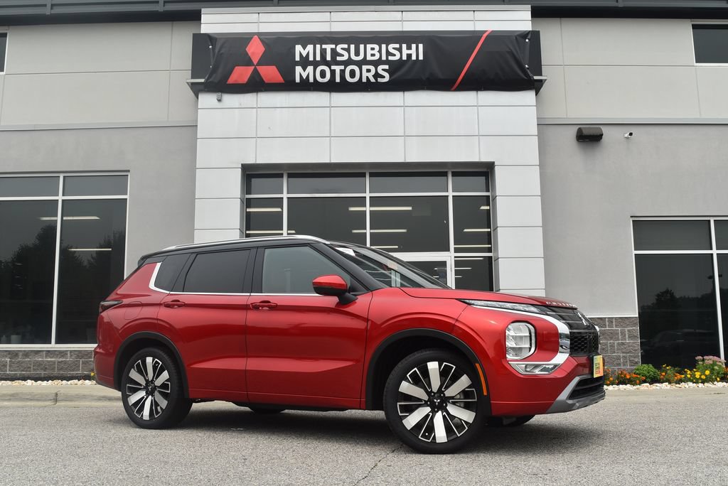 New 2025 Mitsubishi Outlander AWD image 1
