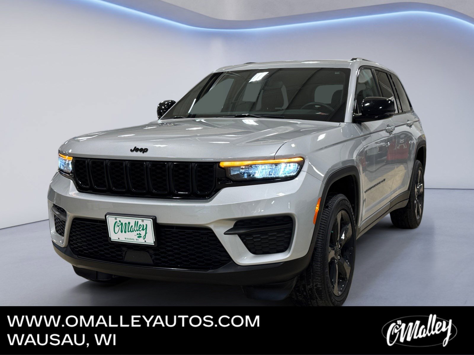 Used 2023 Jeep Grand Cherokee Altitude image 1