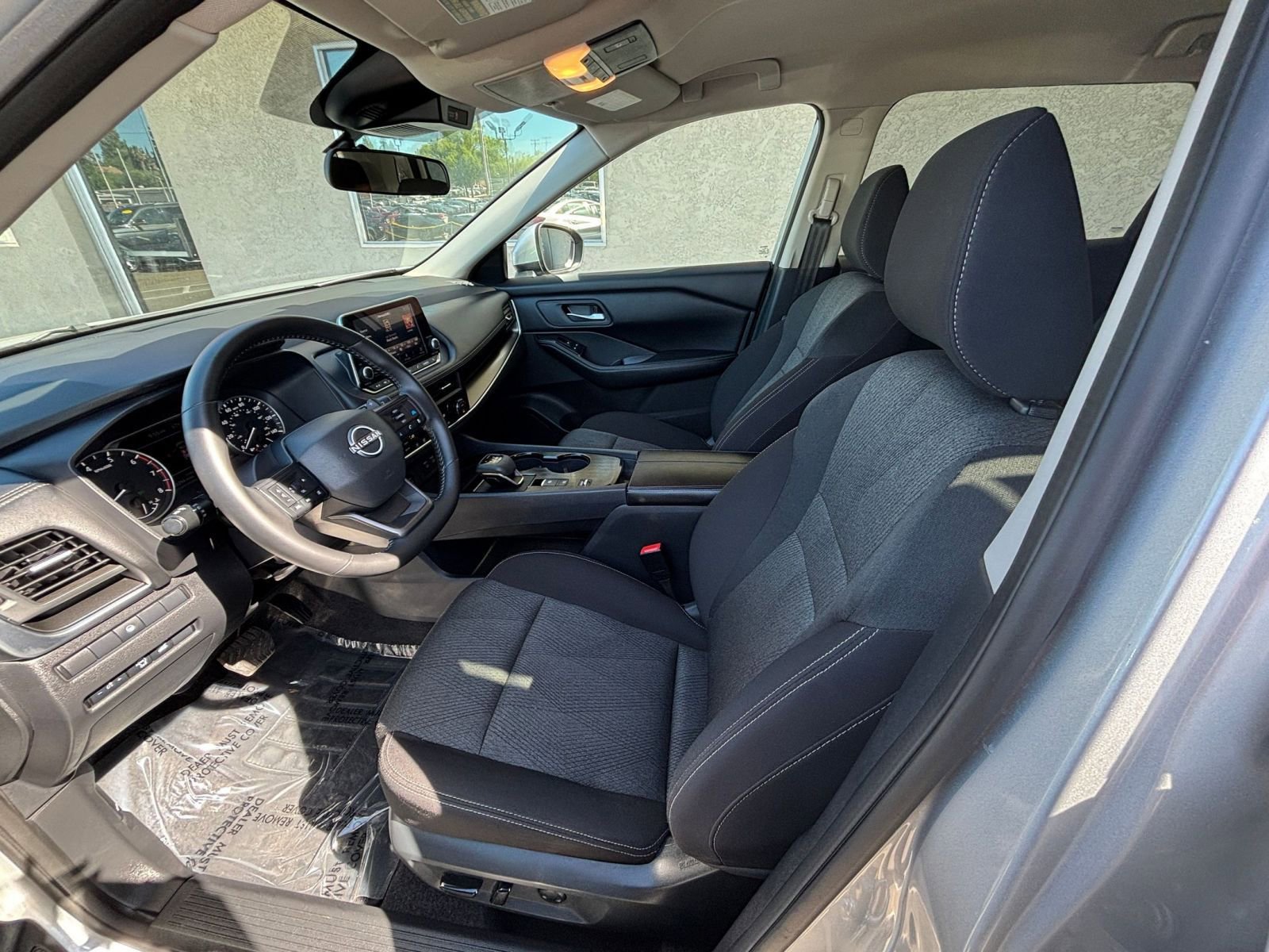 Used 2025 Nissan Rogue SV FWD image 29
