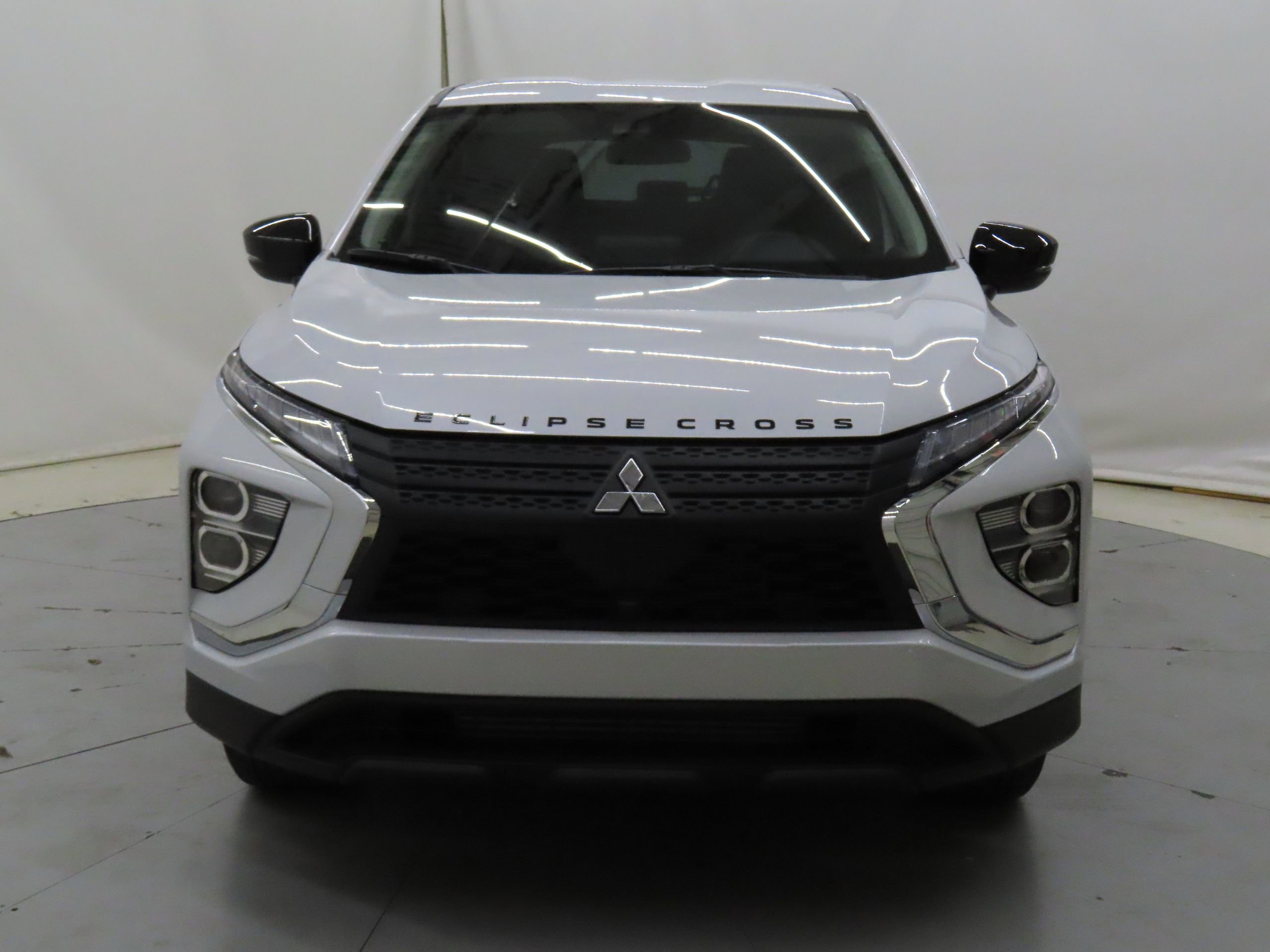 New 2025 Mitsubishi Eclipse Cross LE image 8
