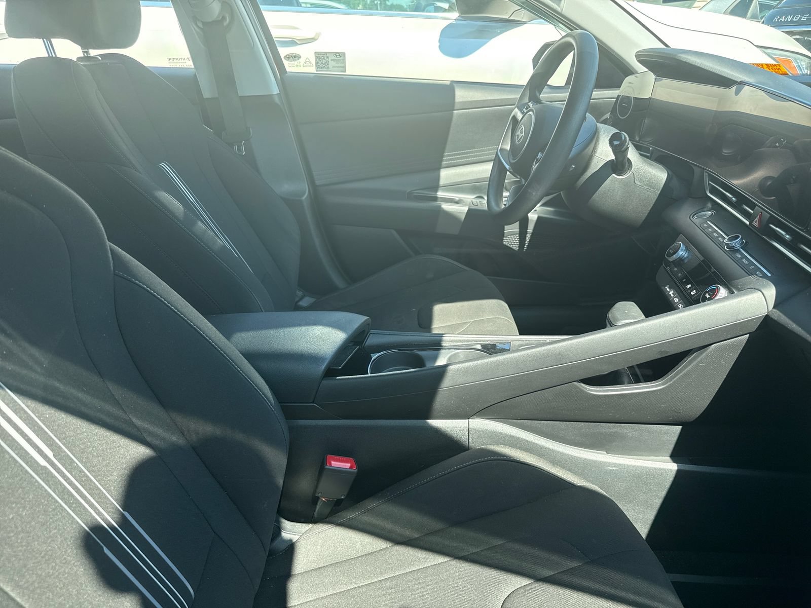 Used 2024 Hyundai Elantra Blue FWD image 5