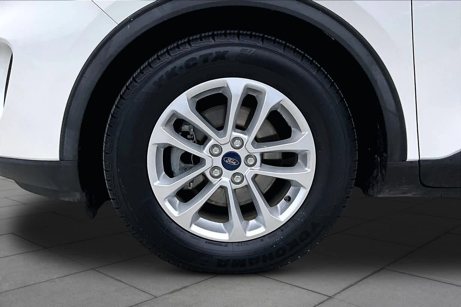 Used 2020 Ford Escape SE FWD image 11