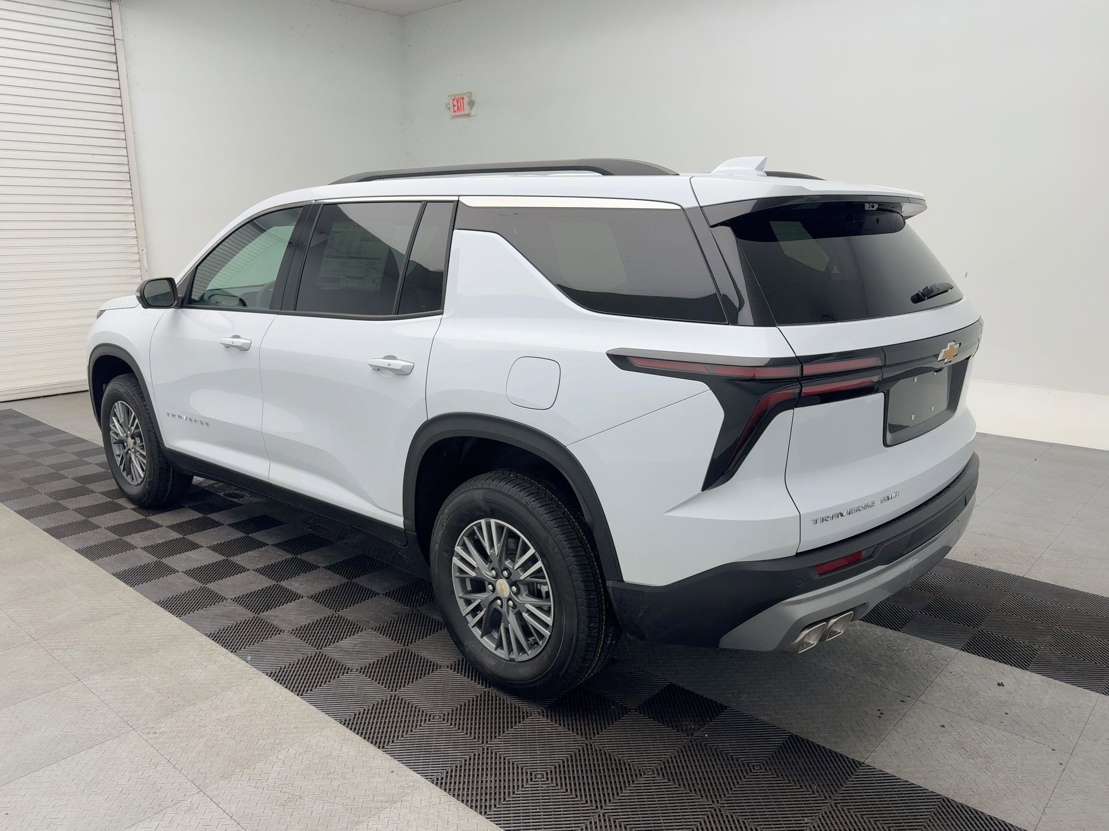 New 2026 Chevrolet Traverse LT w/ Driver Confidence Package image 3