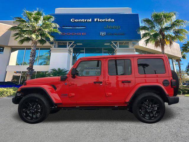 Certified 2025 Jeep Wrangler Unlimited Sahara w/ Safety Group image 8