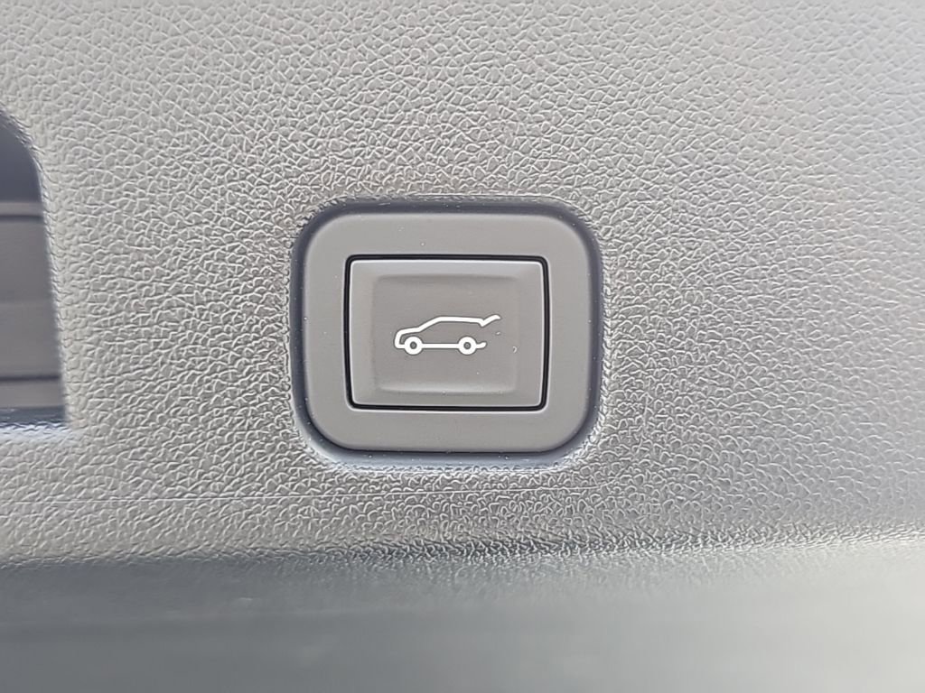 Certified 2025 Buick Enclave Sport Touring image 7