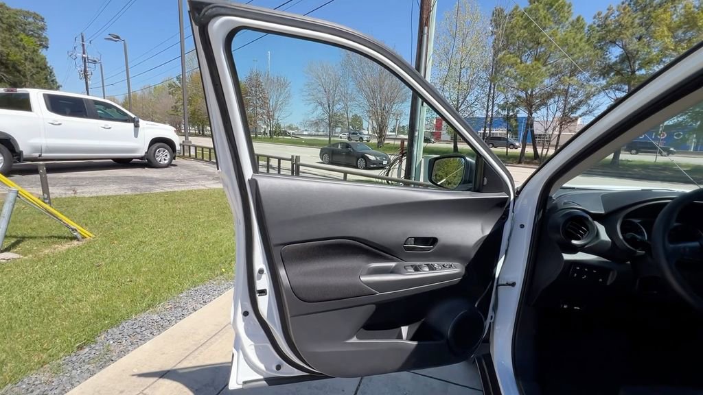Used 2023 Nissan Kicks S image 35