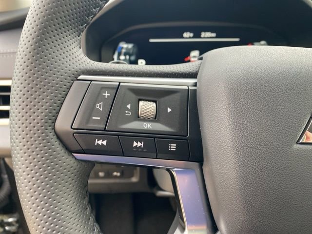 New 2025 Mitsubishi Outlander SE image 20