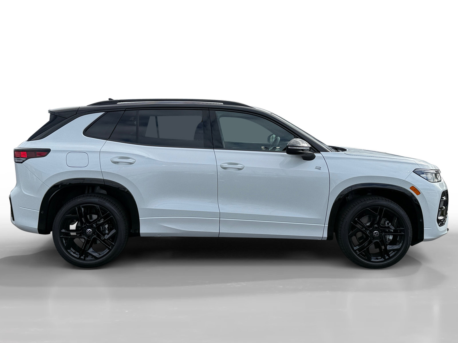 New 2026 Volkswagen Tiguan SE R-Line AWD/4WD image 6