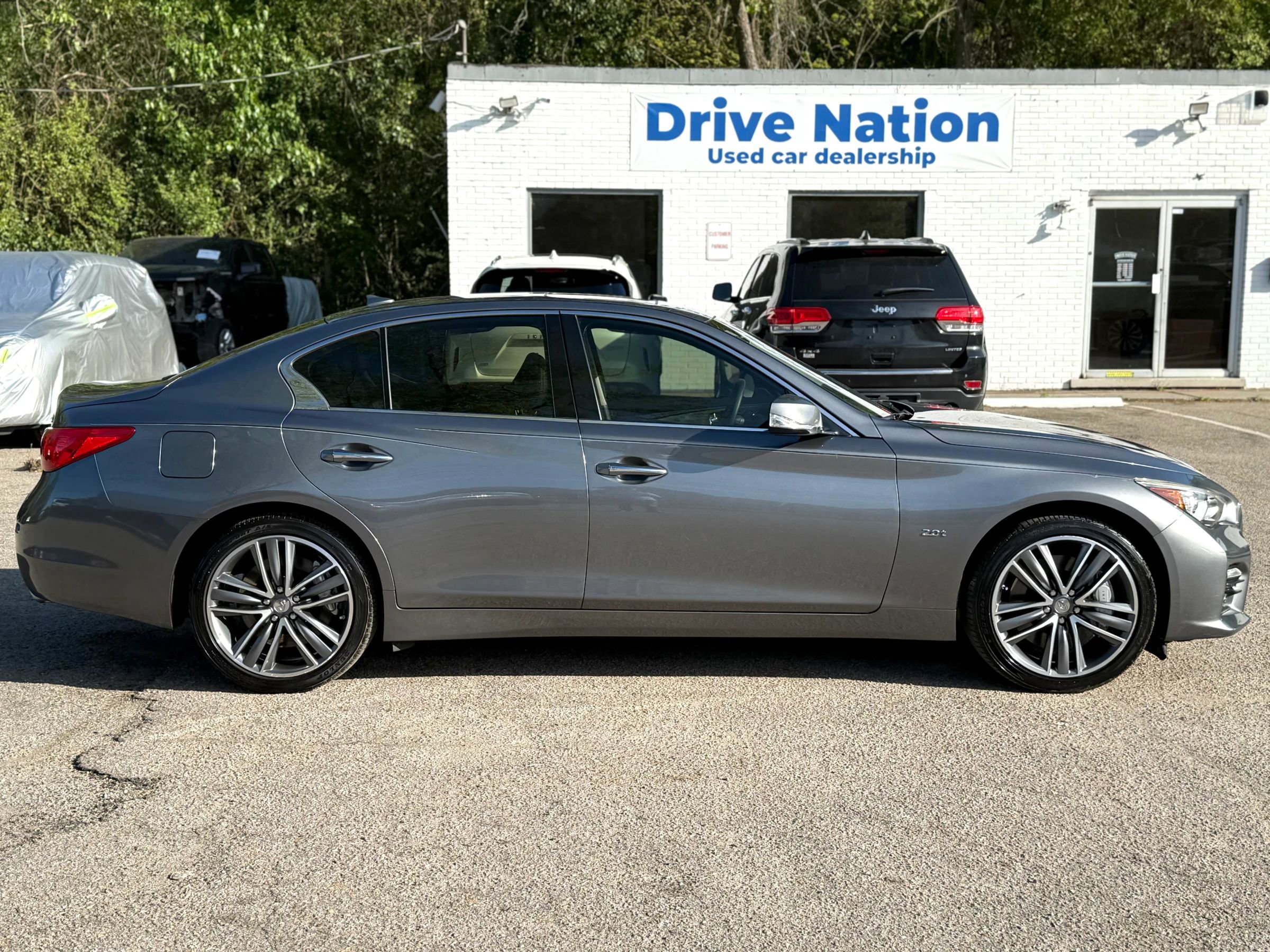 Used 2017 INFINITI Q50 Sport image 4