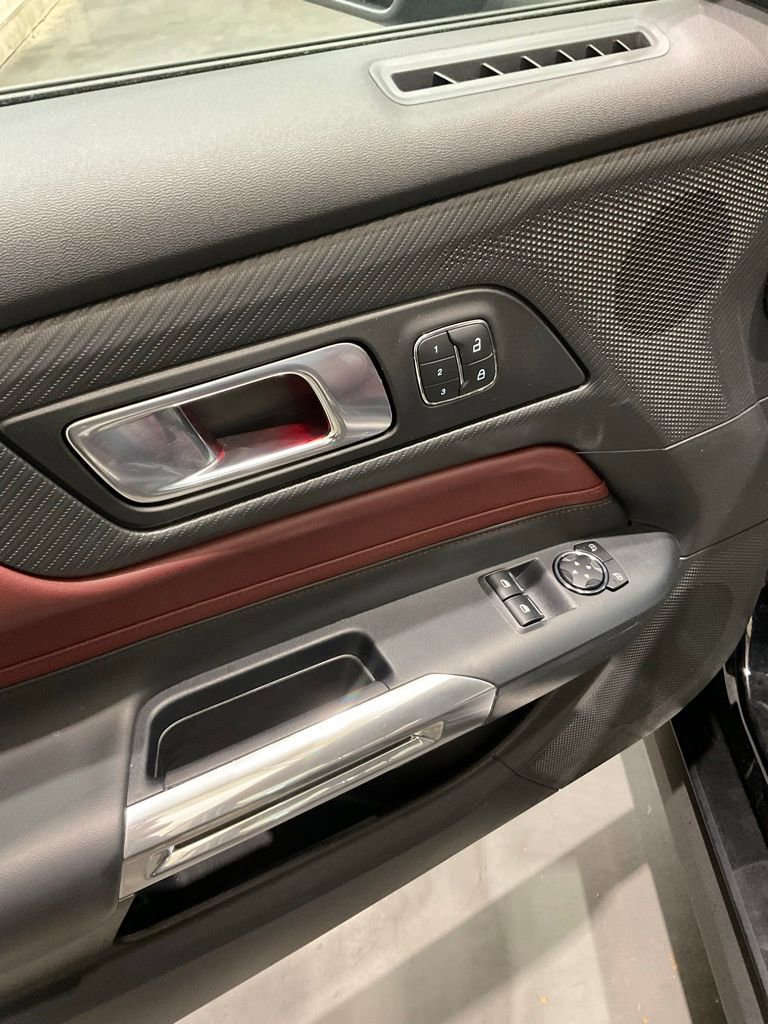 Used 2025 Ford Mustang GT Premium image 7