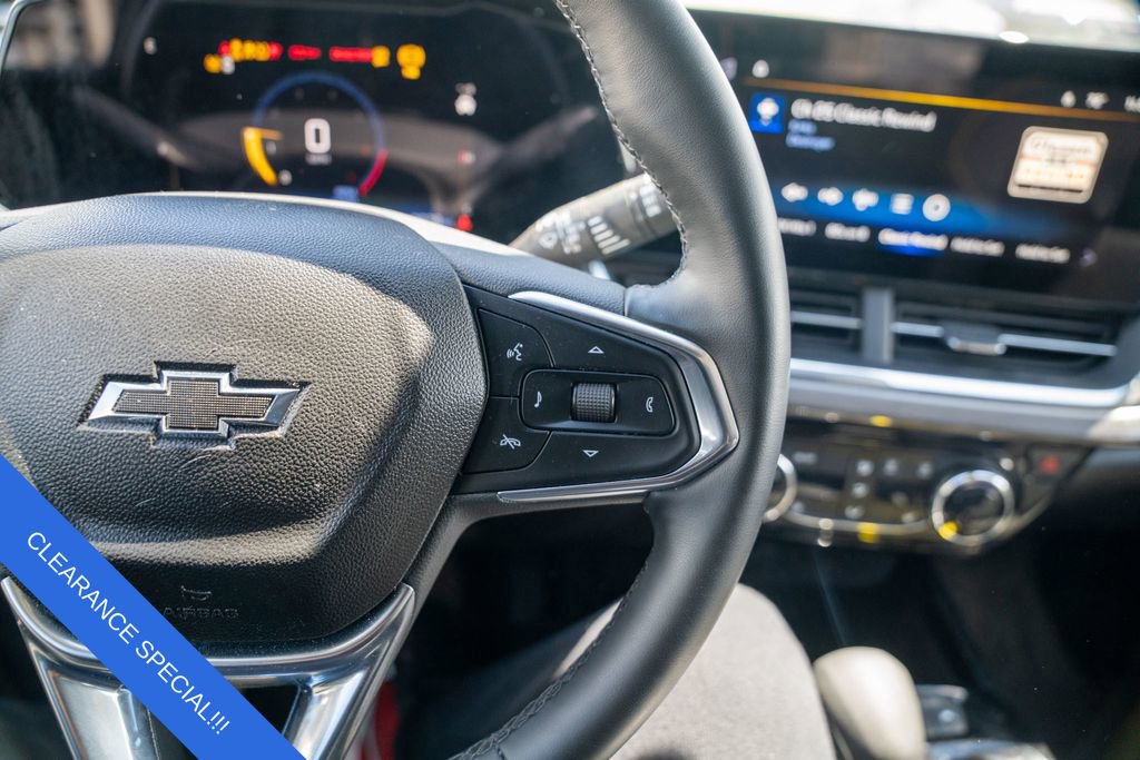 Used 2025 Chevrolet Trax ACTIV w/ Driver Confidence Package image 21