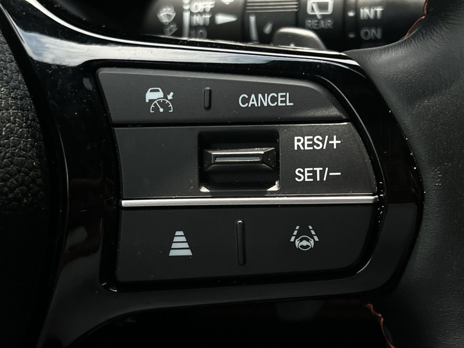 Used 2025 Honda Pilot TrailSport image 30