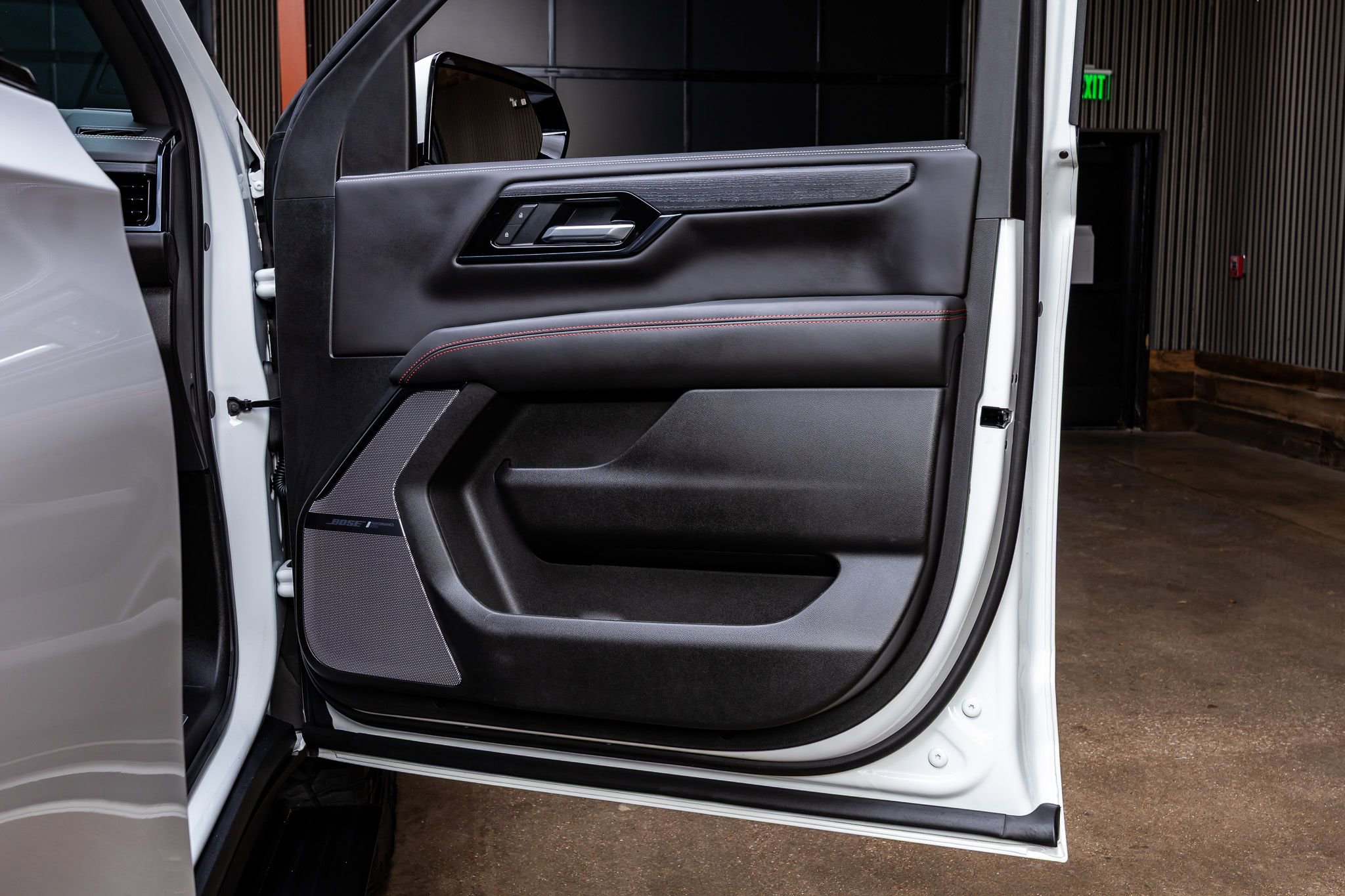 Used 2025 GMC Yukon AT4 Ultimate image 37