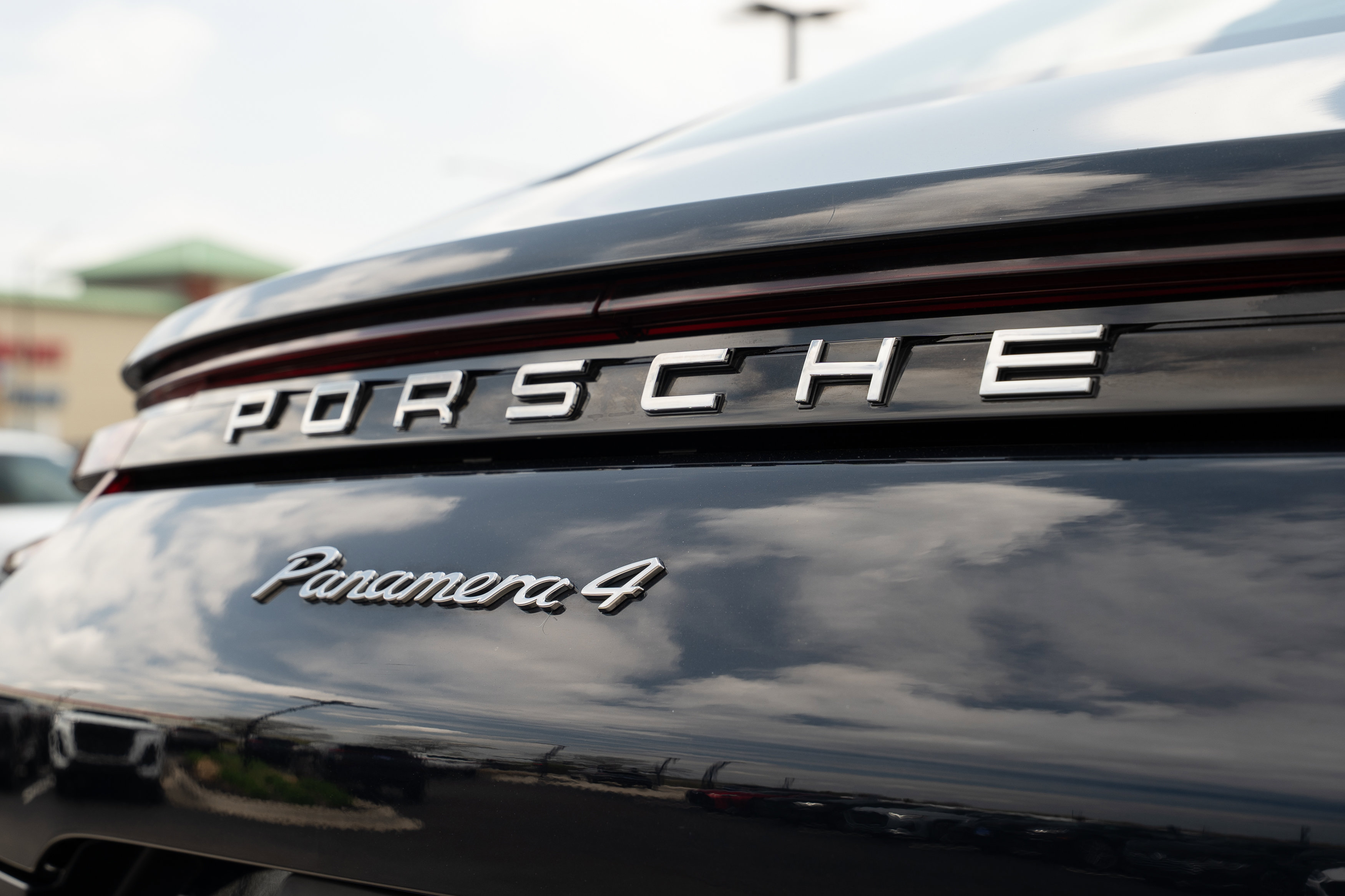 Used 2020 Porsche Panamera 4 AWD/4WD image 33