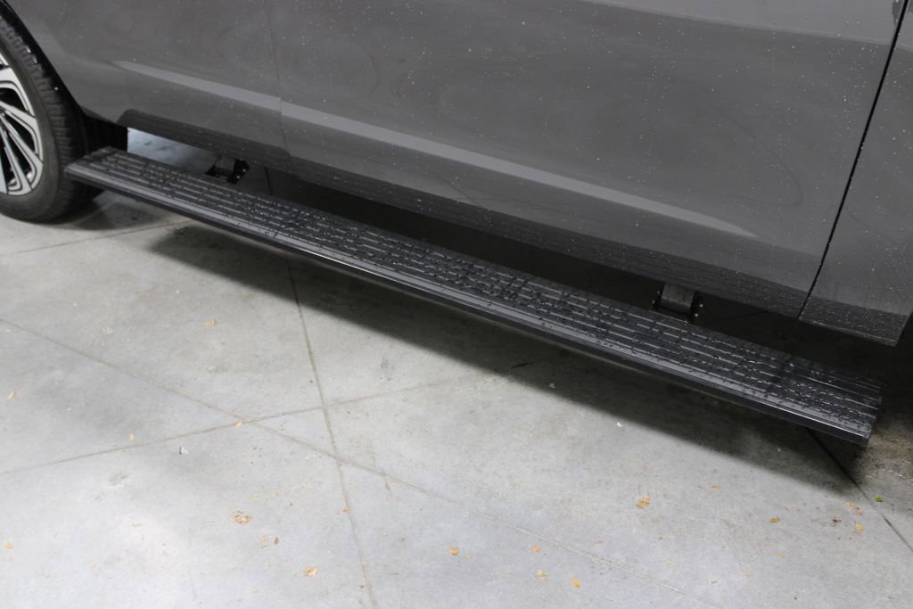 Used 2025 Lincoln Navigator Black Label AWD/4WD image 13