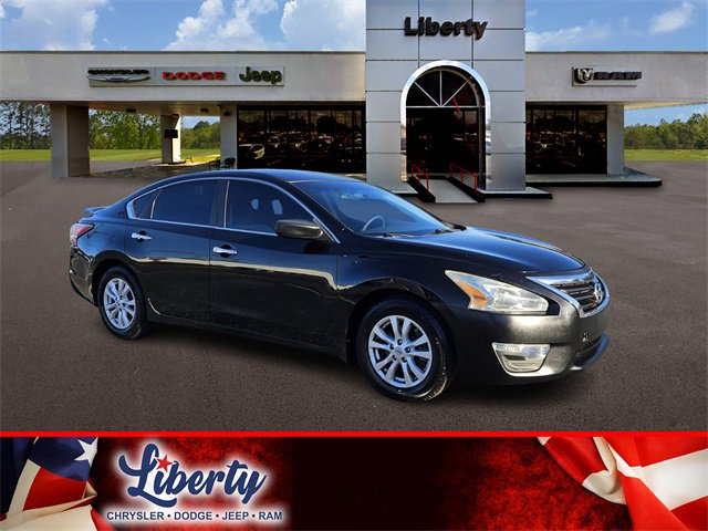 Used 2014 Nissan Altima 2.5 S w/ Sport Value Package