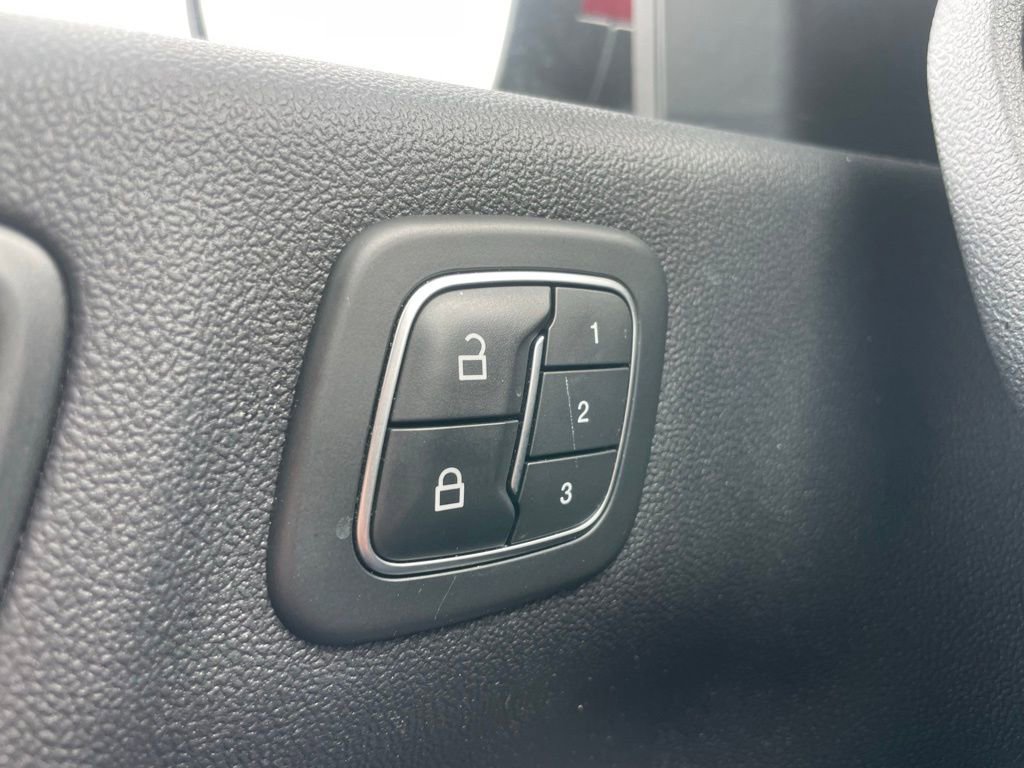 Used 2020 Ford Escape SEL AWD/4WD image 25