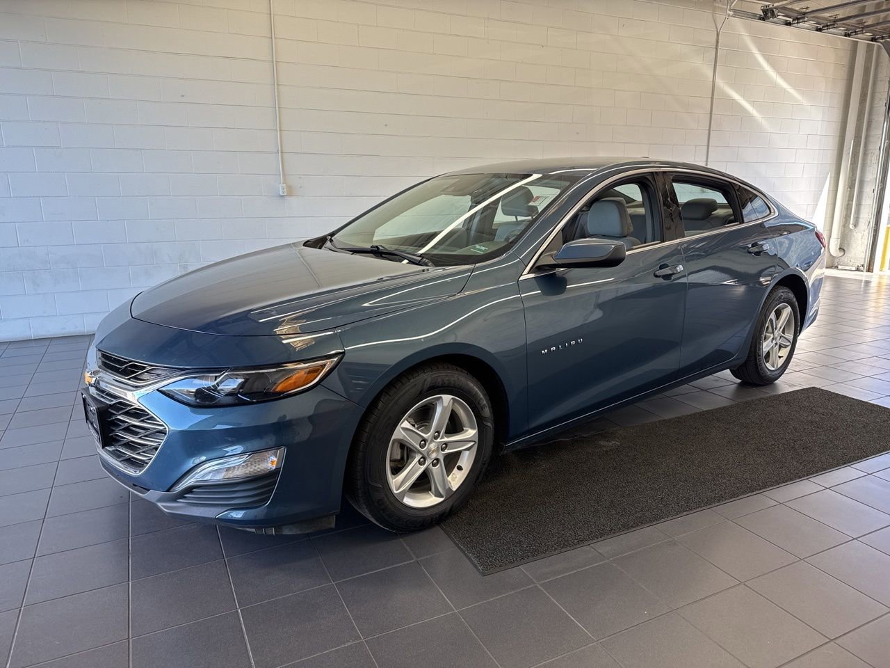 Used 2024 Chevrolet Malibu LS w/ Driver Confidence Package image 5