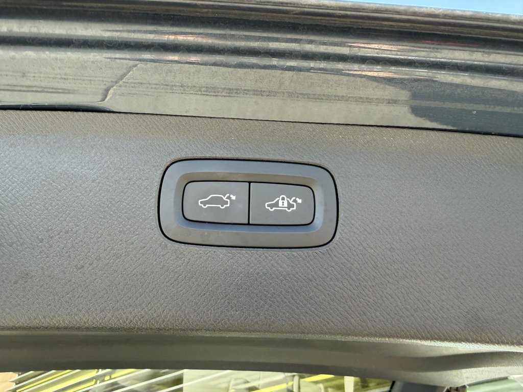 Used 2023 Volvo XC90 B6 Plus w/ Protection Package Premier image 39