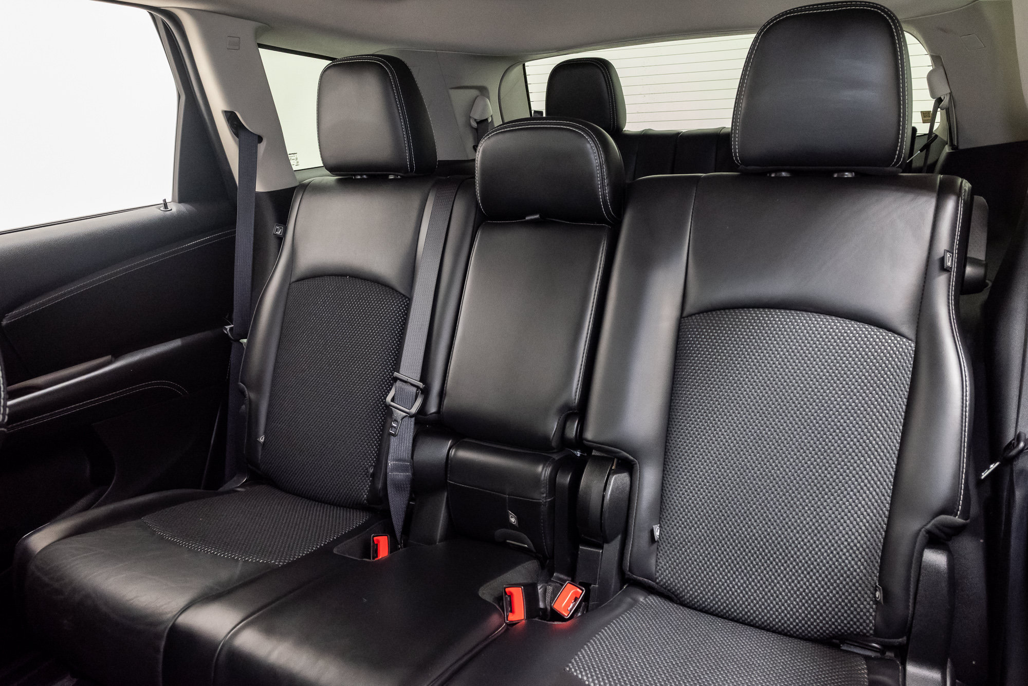 Used 2019 Dodge Journey Crossroad w/ Nav & Sun Group FWD image 25