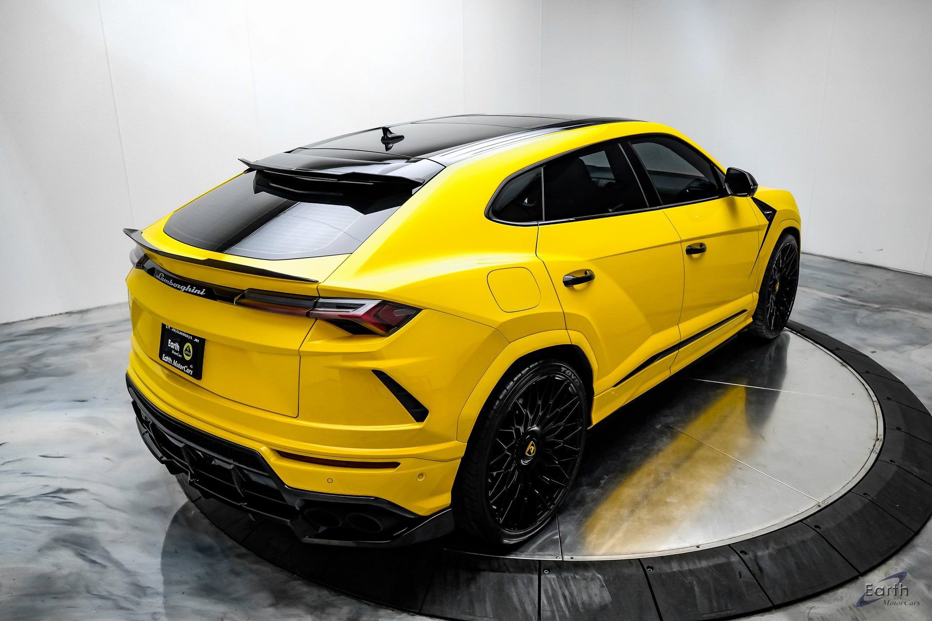 Used 2021 Lamborghini Urus image 18