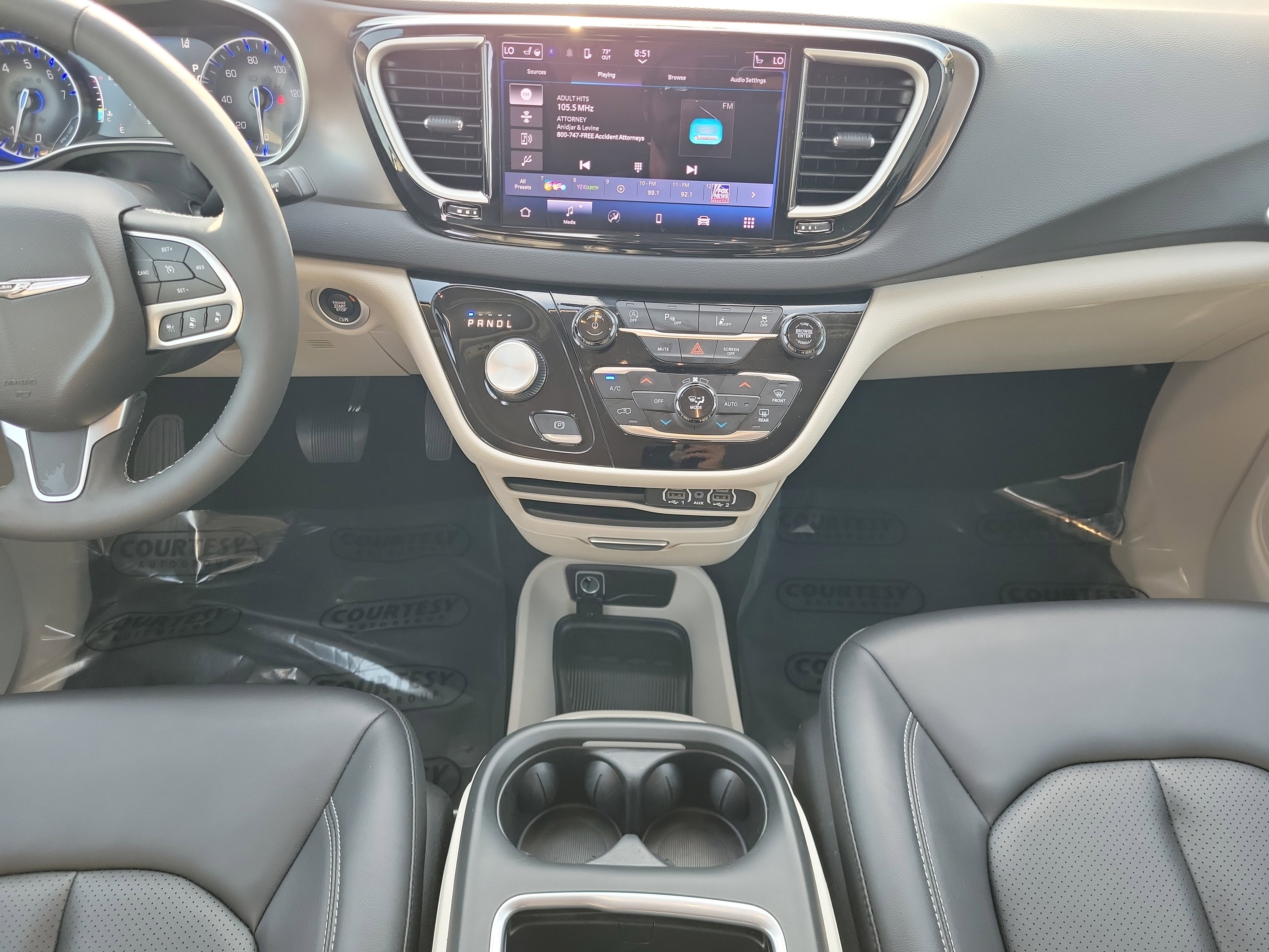 Used 2024 Chrysler Pacifica Touring-L image 19