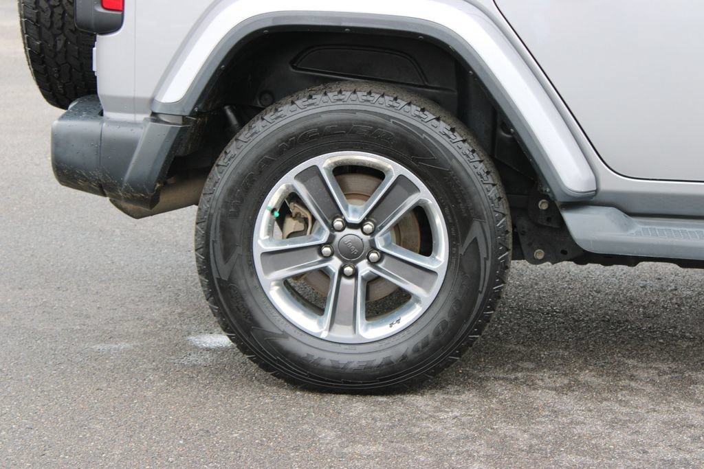 Used 2020 Jeep Wrangler Unlimited Sahara AWD/4WD image 13