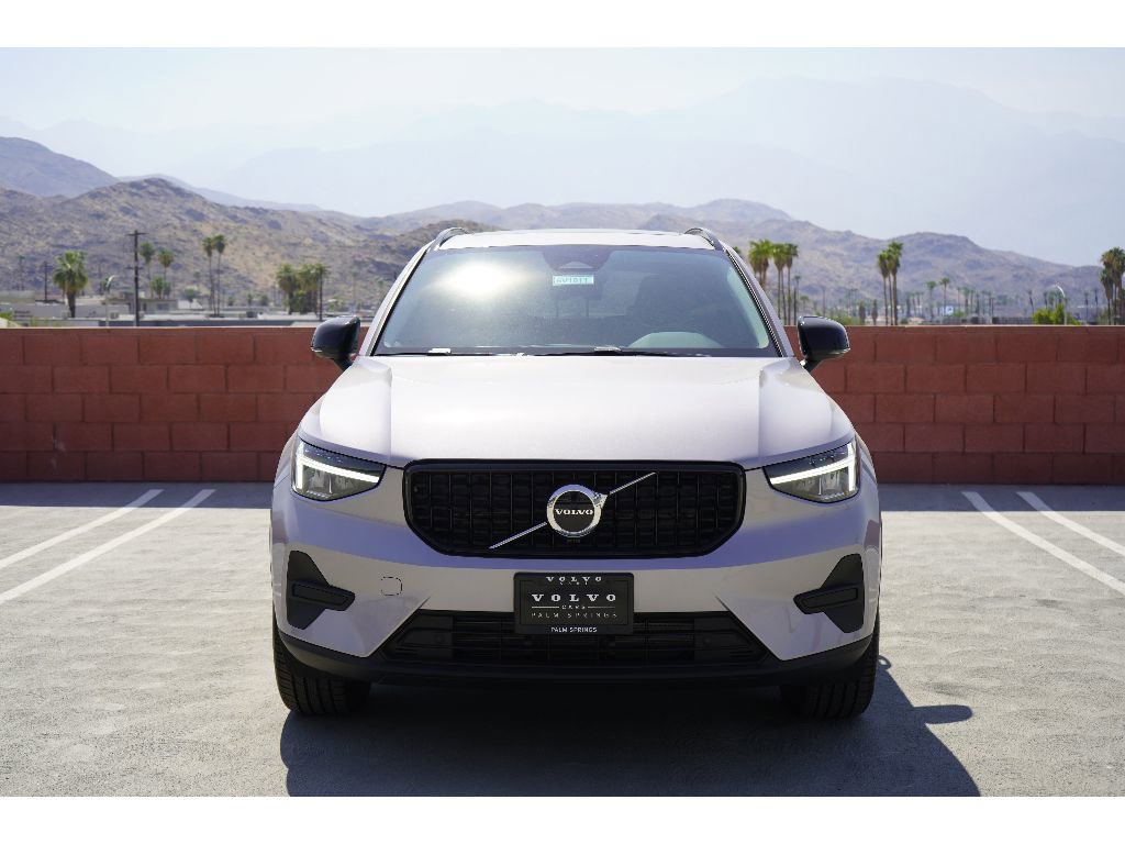 New 2026 Volvo XC40 B5 Core w/ Protection Package image 5