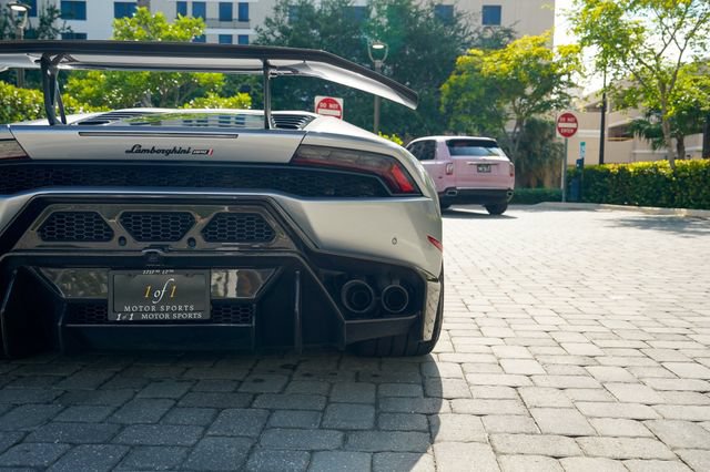 Used 2015 Lamborghini Huracan LP 610-4 AWD/4WD image 26