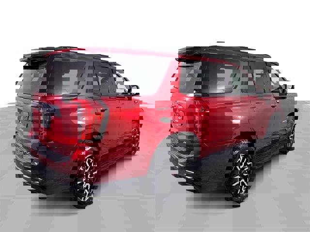 Used 2024 GMC Yukon AT4 w/ Technology Package image 8