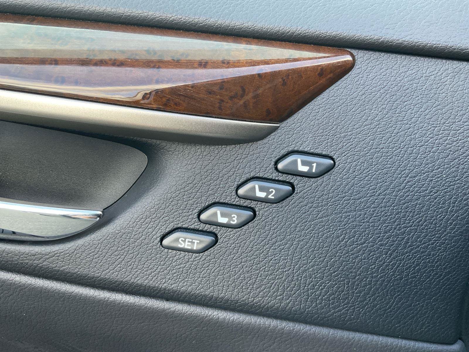 Used 2014 Lexus ES 350 w/ Luxury Package FWD image 27
