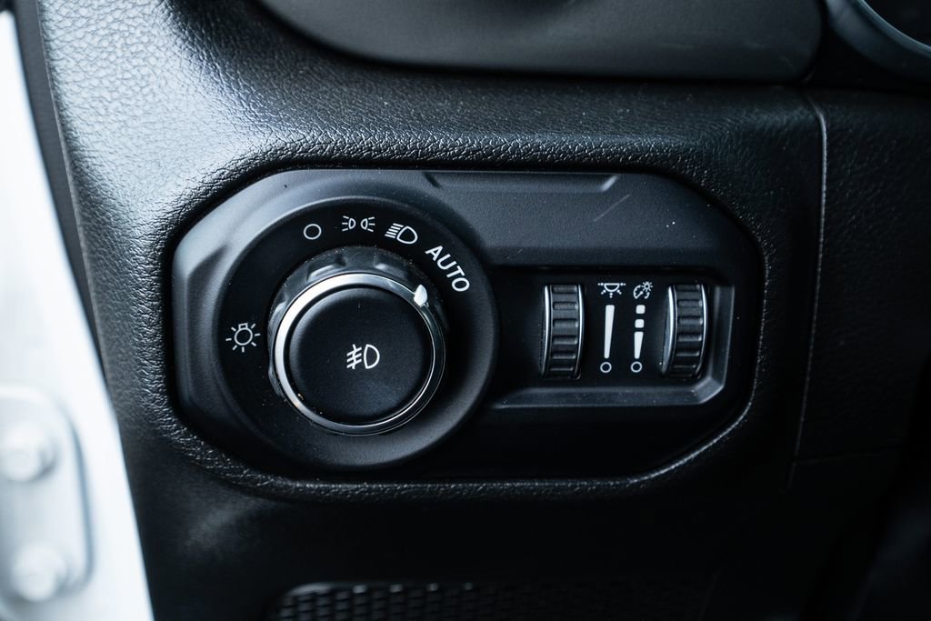 Used 2022 Jeep Wrangler Unlimited Sahara image 22