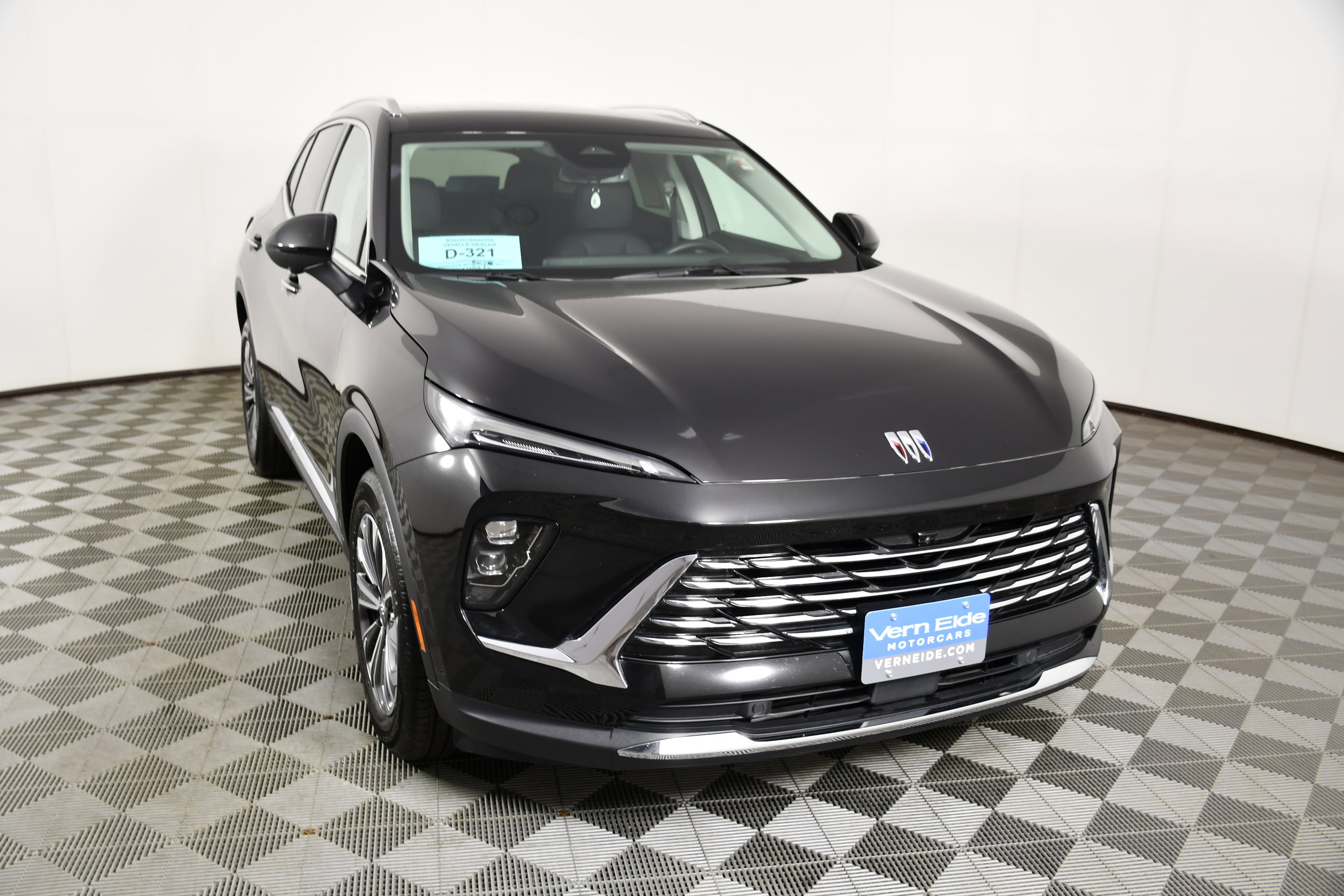 Used 2024 Buick Envision Preferred AWD/4WD image 3