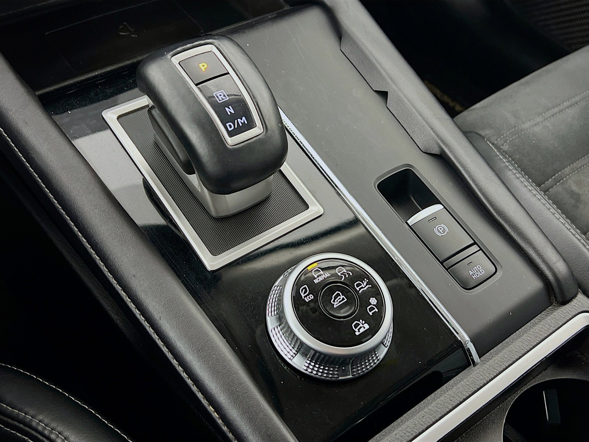 Used 2022 Mitsubishi Outlander SE image 18