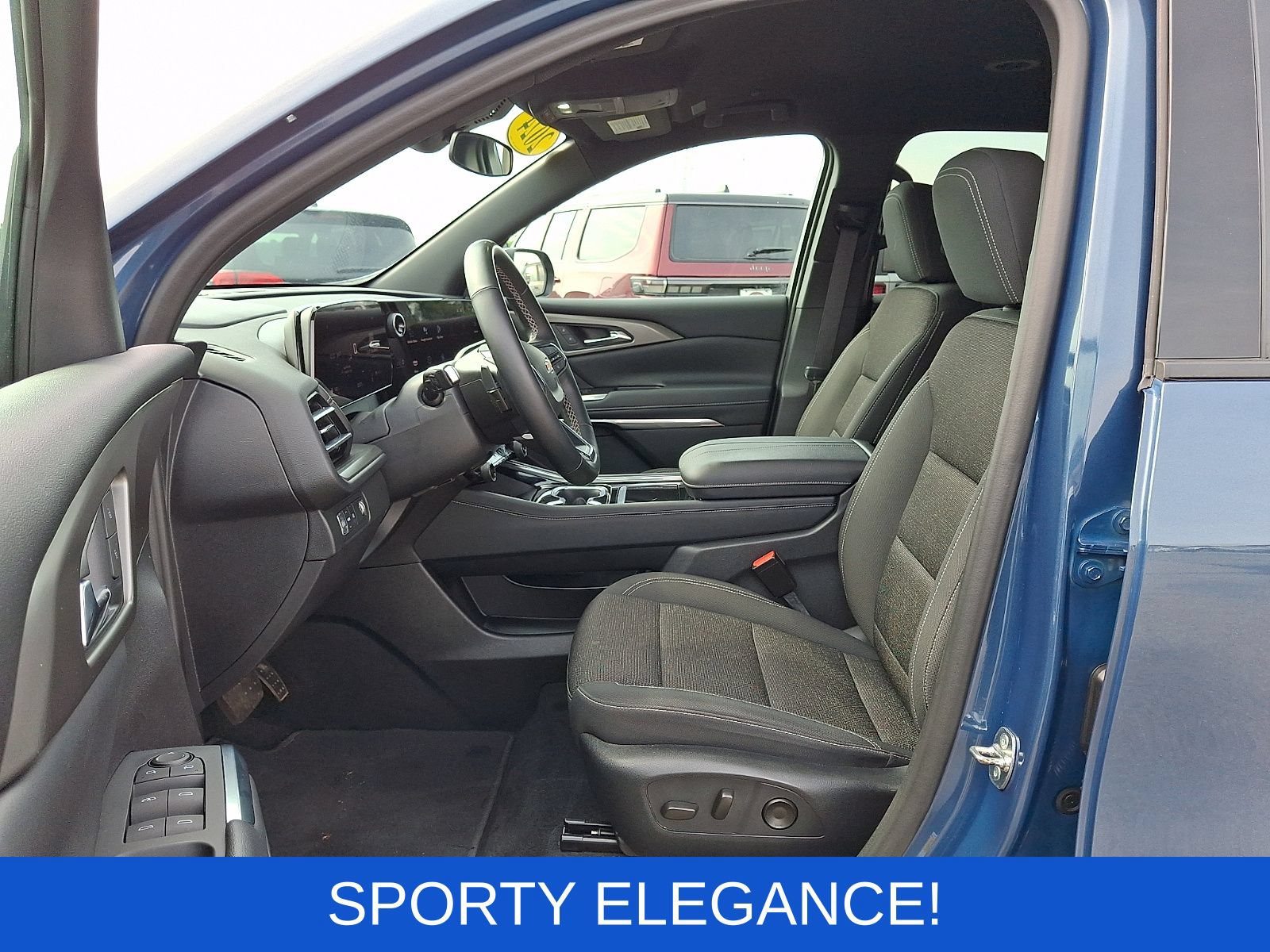 Used 2024 Chevrolet Traverse LT FWD image 16
