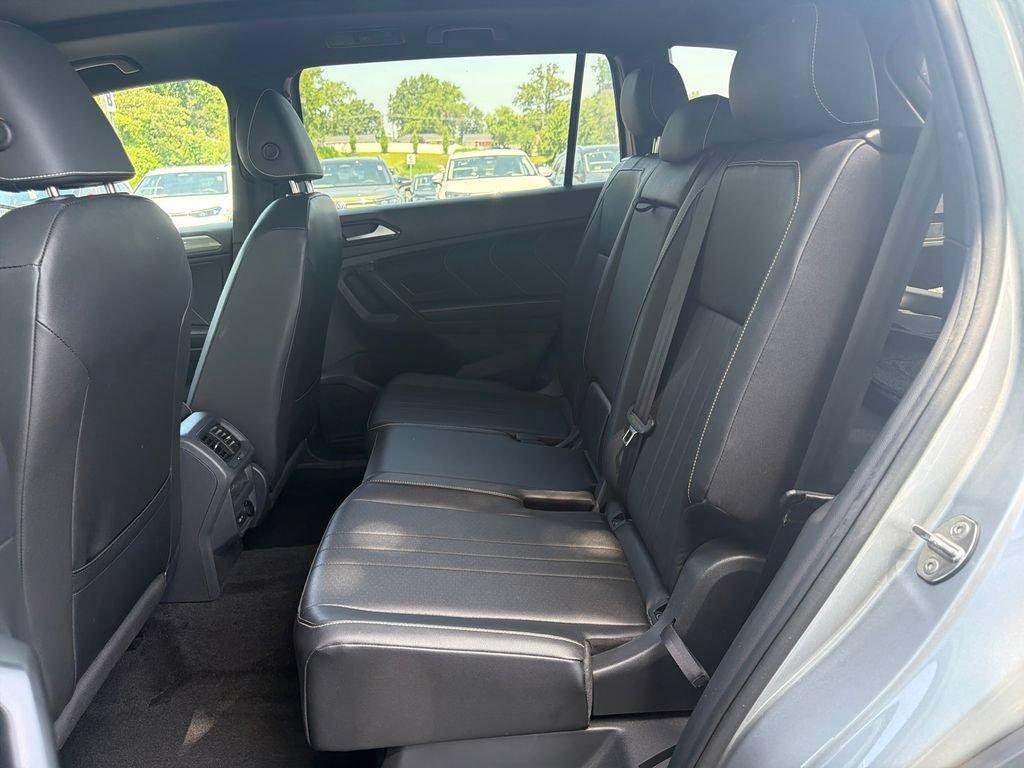 Used 2023 Volkswagen Tiguan SE R-Line FWD image 30